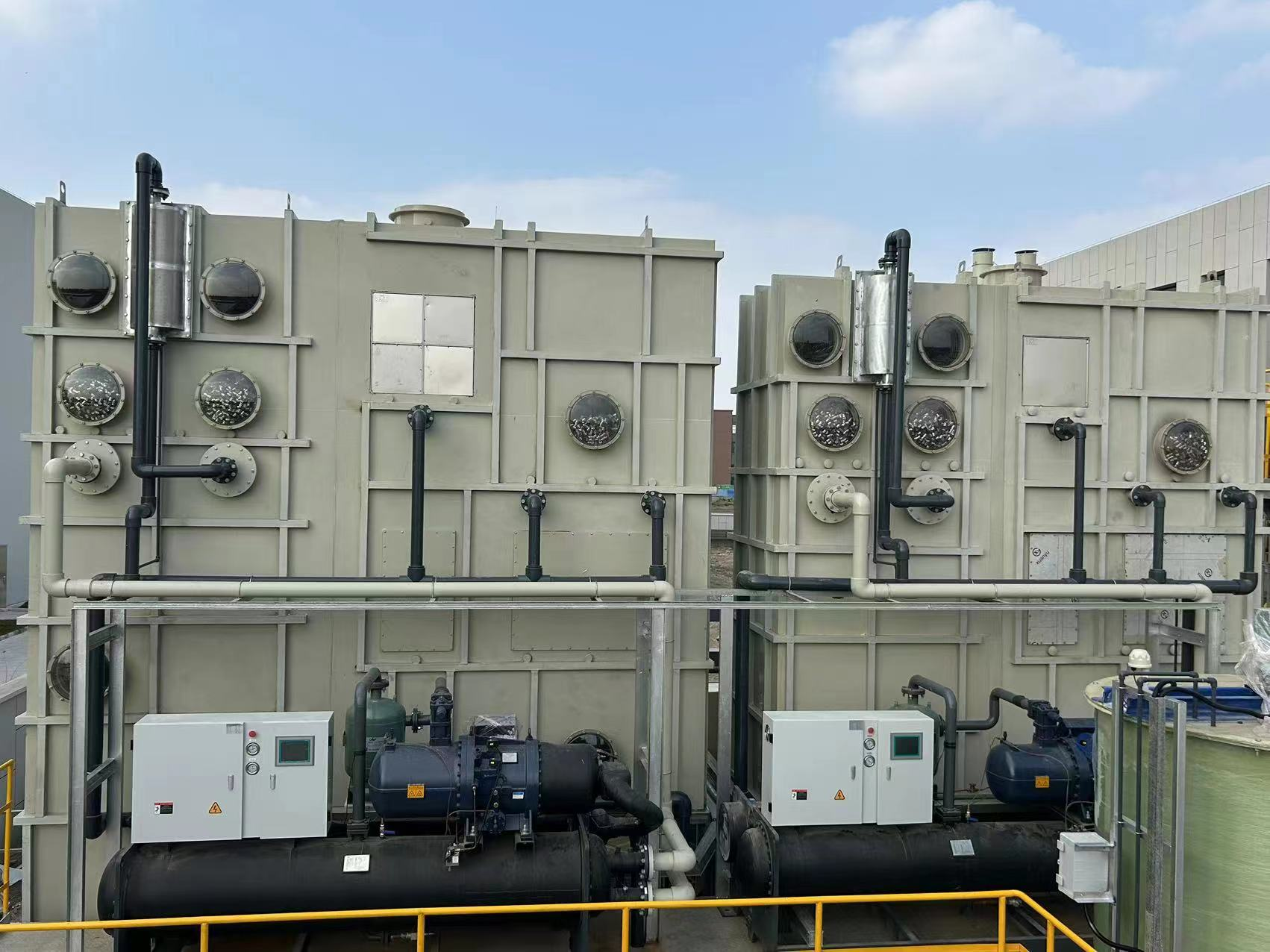 �͸��g���l��